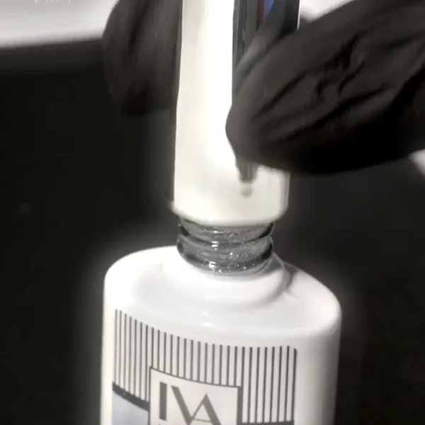 Гель-лак кошачий глаз IVA Nails Platinum cat-eye №1 8 мл