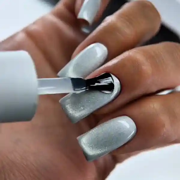 Гель-лак кошачий глаз MIO Nails Лунная кошка белая Moon Cats 8 мл